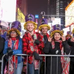 Người dân đón năm mới tại Quảng trường Thời đại Times Square