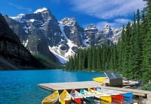 Hồ Louise đẹp mộng mơ tại Canada